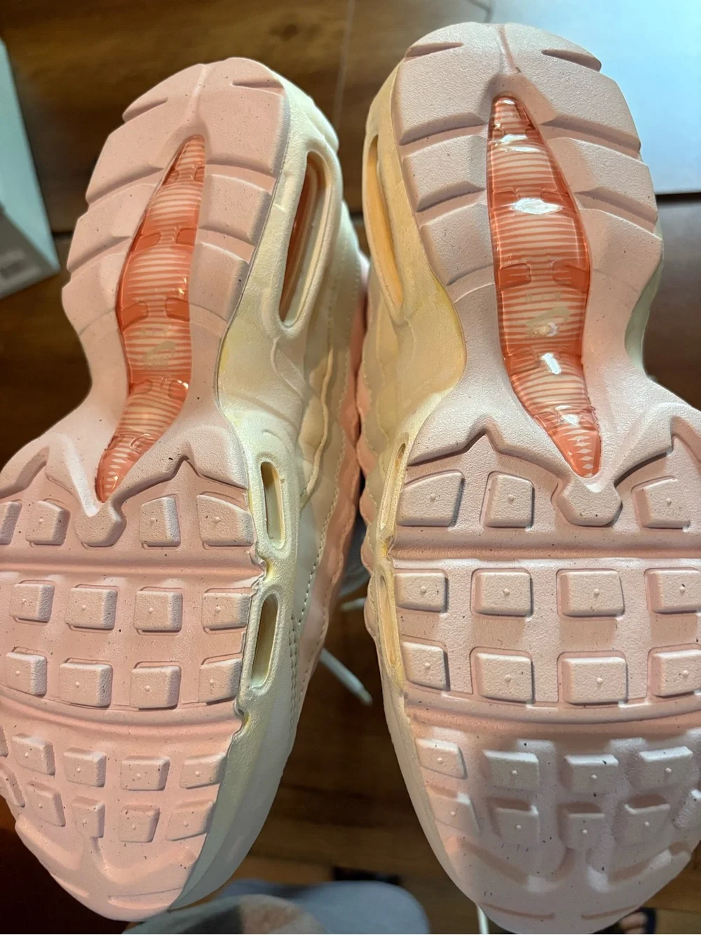 Nike AIR MAX 95 RECRAFT GS 'LIGHT VIOLET CRIMSON BLISS' sz 6 youth/ 7.5 womens